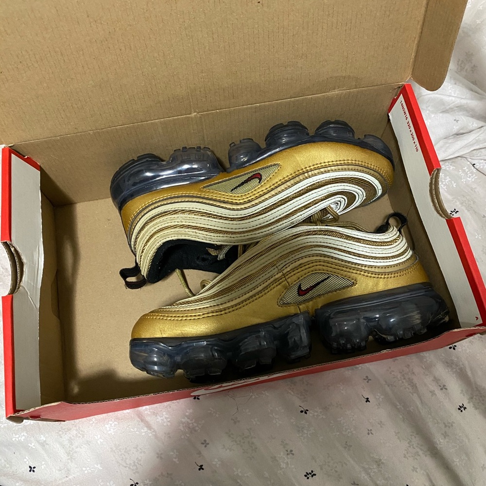 vapormax AIR 97 metallic gold size 5Y